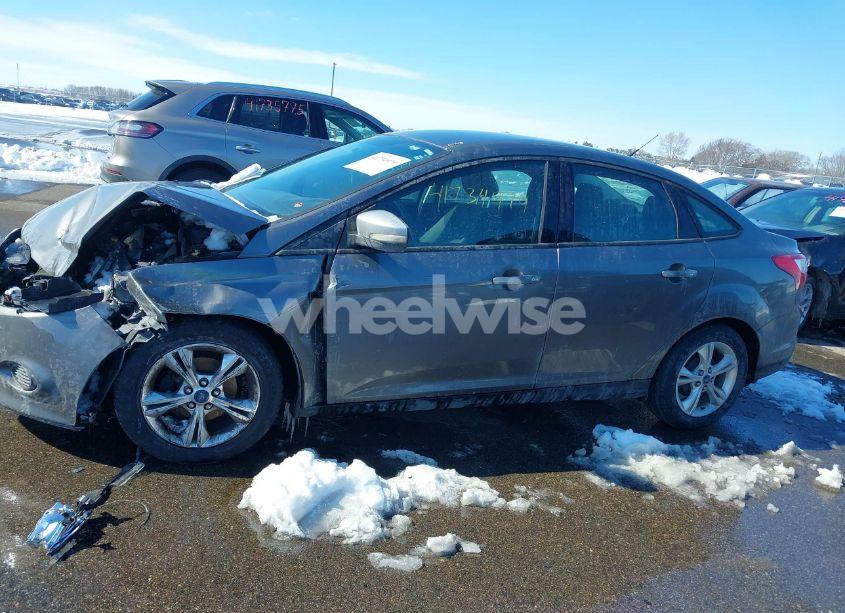 Photo 14 of 2013 Ford Focus SE (VIN 1FADP3F29DL263668)