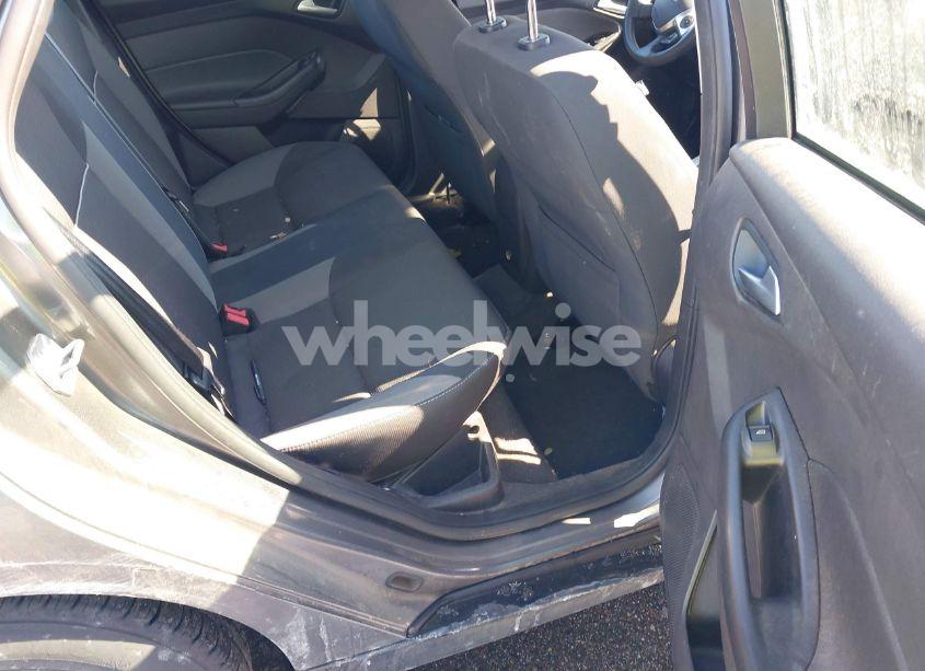 Photo 8 of 2013 Ford Focus SE (VIN 1FADP3F29DL263668)