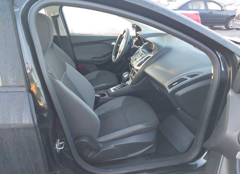 Photo 5 of 2013 Ford Focus SE (VIN 1FADP3F29DL264089)