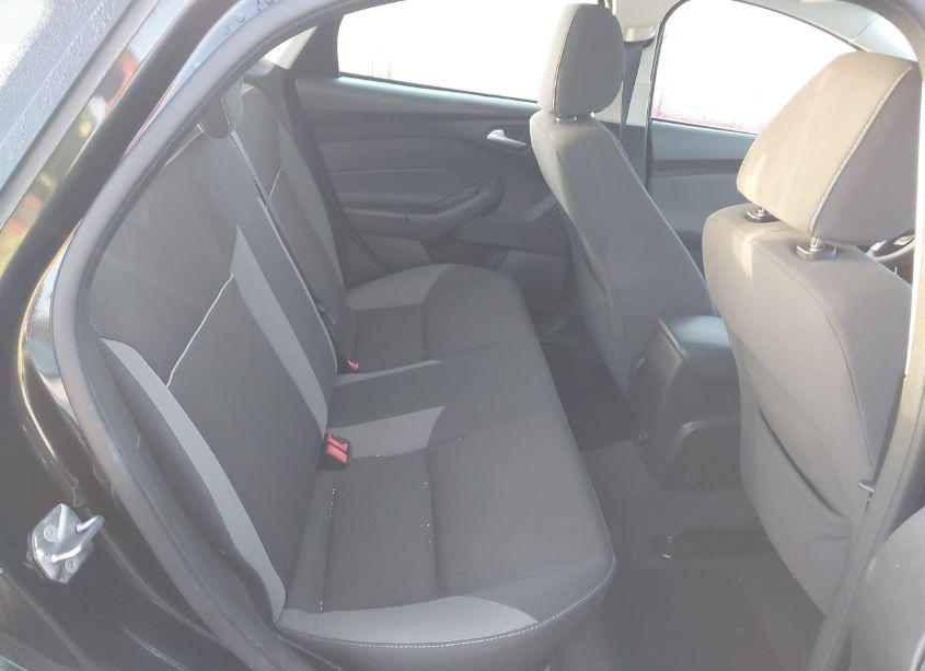 Photo 8 of 2013 Ford Focus SE (VIN 1FADP3F29DL264089)