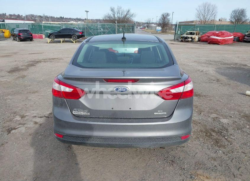 Photo 16 of 2013 Ford Focus SE (VIN 1FADP3F29DL265646)