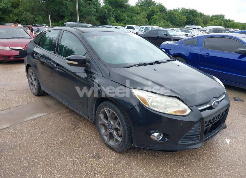 2013 Ford Focus SE (VIN 1FADP3F29DL266120) main photo