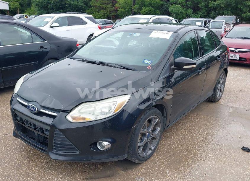 Photo 2 of 2013 Ford Focus SE (VIN 1FADP3F29DL266120)