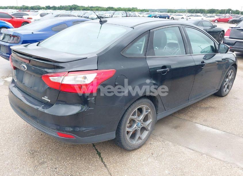Photo 4 of 2013 Ford Focus SE (VIN 1FADP3F29DL266120)