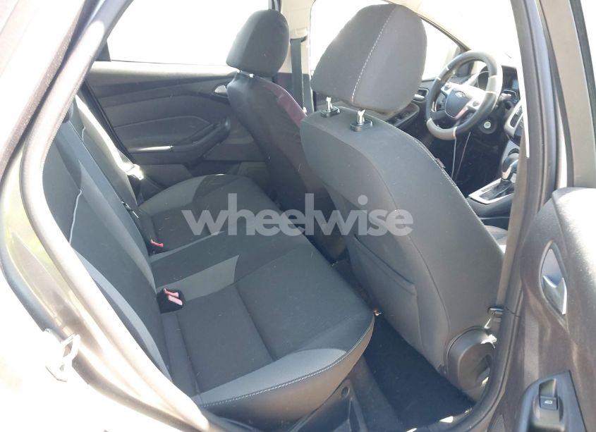 Photo 8 of 2013 Ford Focus SE (VIN 1FADP3F29DL279692)