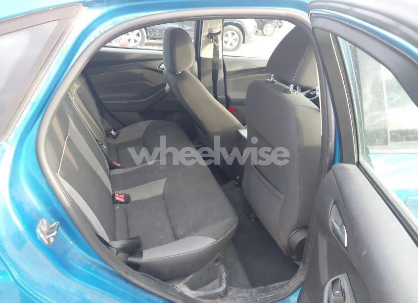 Photo 8 of 2013 Ford Focus SE (VIN 1FADP3F29DL289221)