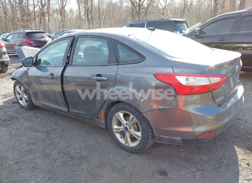 Photo 14 of 2013 Ford Focus SE (VIN 1FADP3F29DL294113)