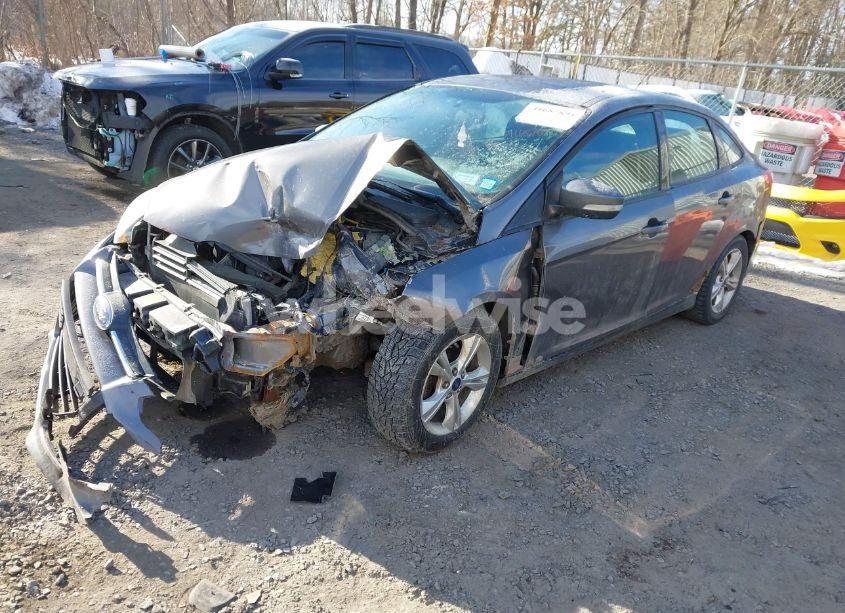 Photo 2 of 2013 Ford Focus SE (VIN 1FADP3F29DL294113)