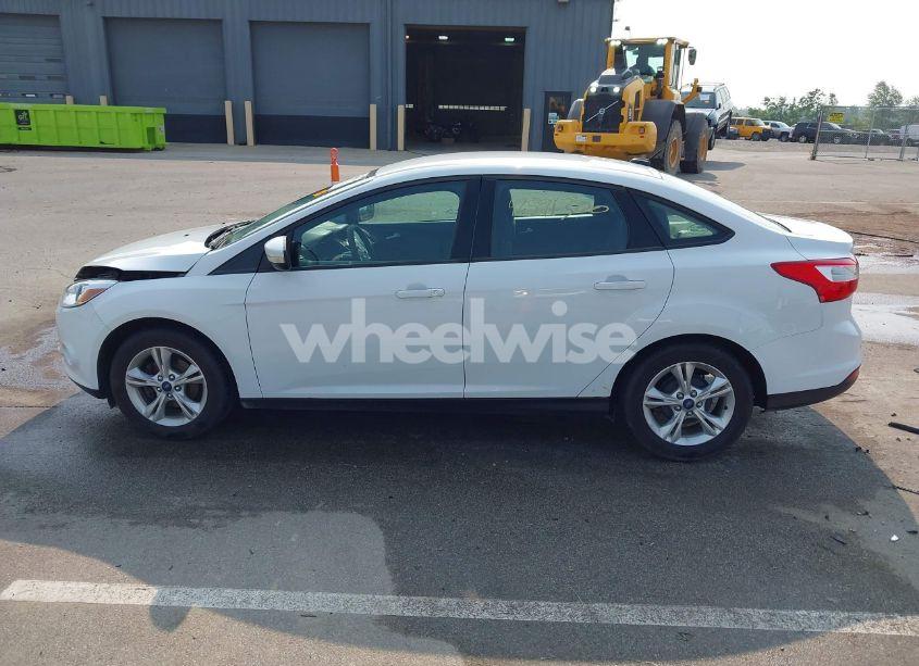 Photo 15 of 2013 Ford Focus SE (VIN 1FADP3F29DL309581)