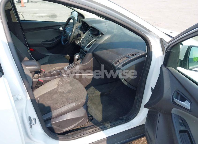 Photo 5 of 2013 Ford Focus SE (VIN 1FADP3F29DL309581)