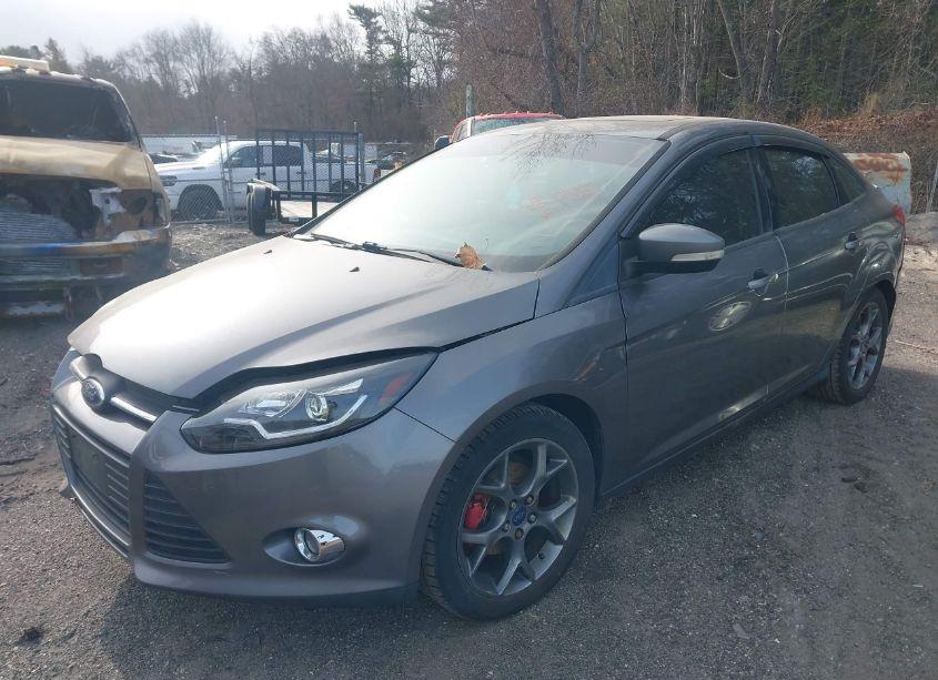 Photo 2 of 2013 Ford Focus SE (VIN 1FADP3F29DL320323)