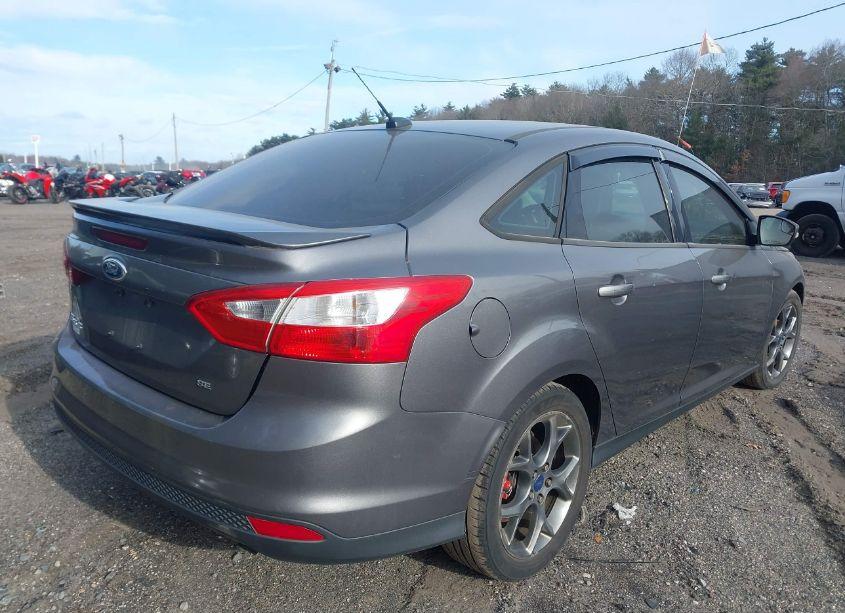 Photo 4 of 2013 Ford Focus SE (VIN 1FADP3F29DL320323)