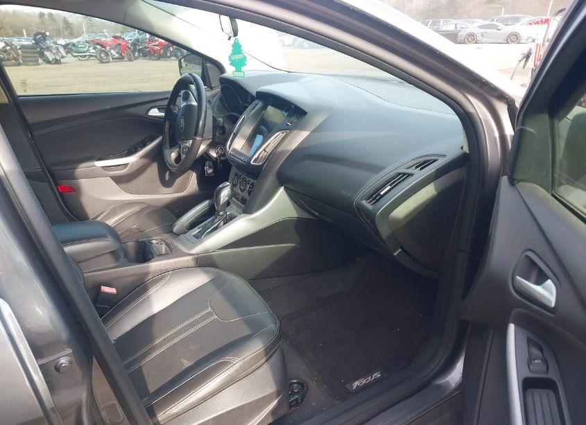 Photo 5 of 2013 Ford Focus SE (VIN 1FADP3F29DL320323)