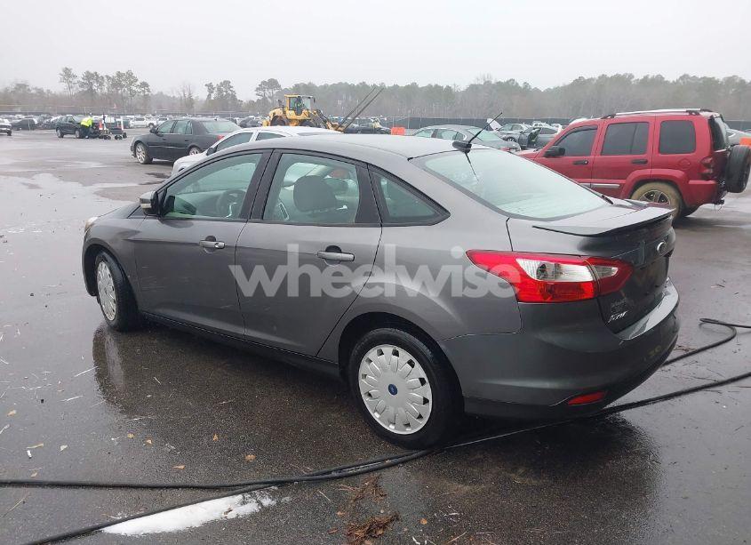 Photo 3 of 2013 Ford Focus SE (VIN 1FADP3F29DL339986)