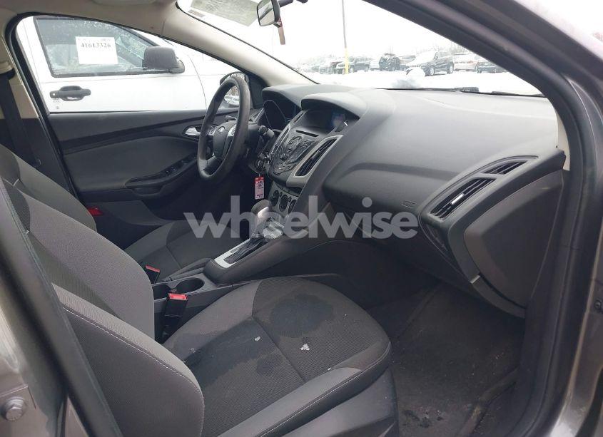 Photo 5 of 2013 Ford Focus SE (VIN 1FADP3F29DL371580)