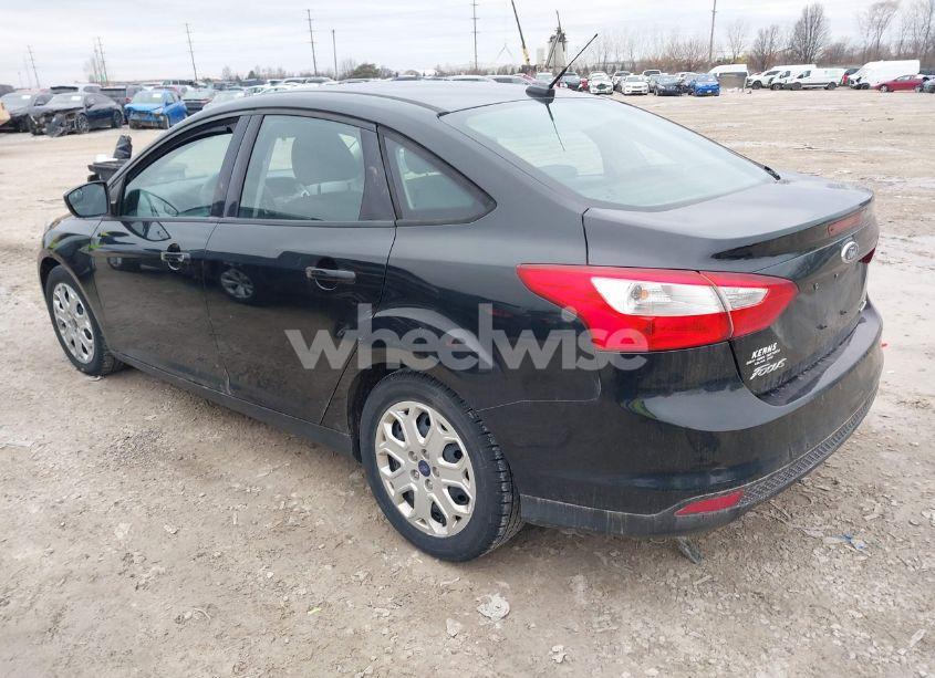 Photo 3 of 2014 Ford Focus SE (VIN 1FADP3F29EL100326)