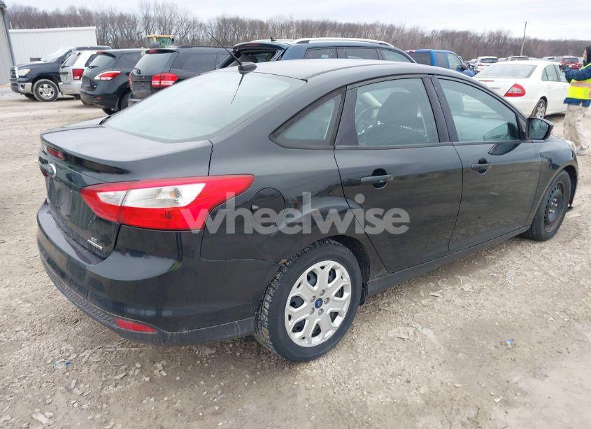 Photo 4 of 2014 Ford Focus SE (VIN 1FADP3F29EL100326)