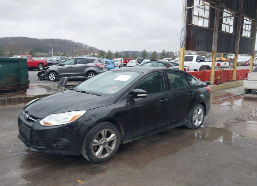 Photo 2 of 2014 Ford Focus SE (VIN 1FADP3F29EL106448)