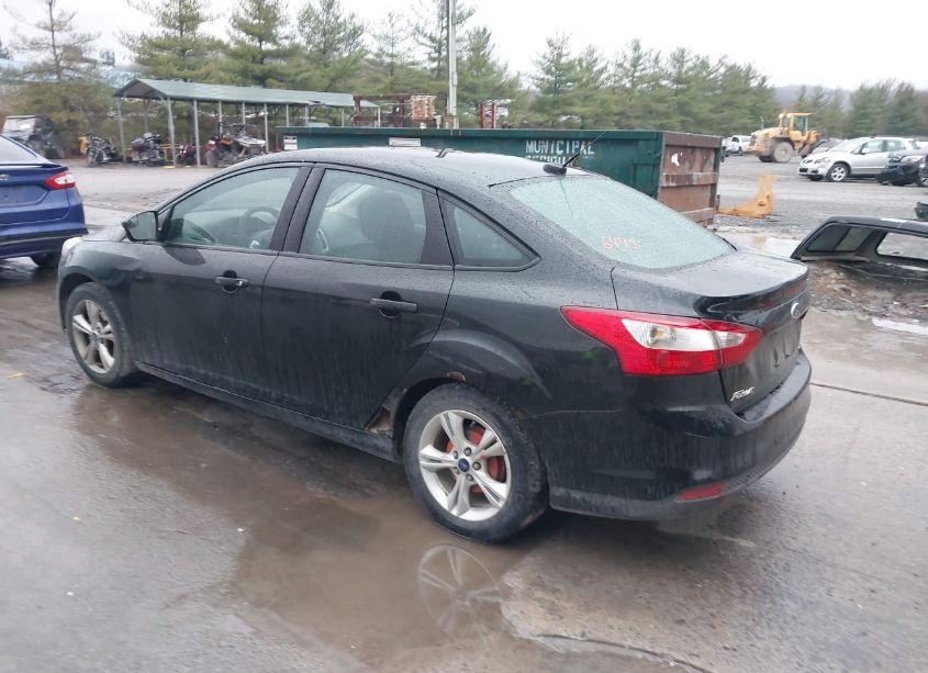 Photo 3 of 2014 Ford Focus SE (VIN 1FADP3F29EL106448)