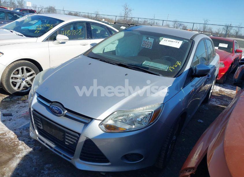Photo 2 of 2014 Ford Focus SE (VIN 1FADP3F29EL106594)
