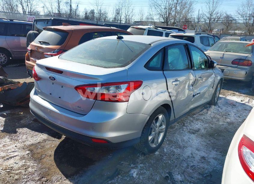 Photo 4 of 2014 Ford Focus SE (VIN 1FADP3F29EL106594)