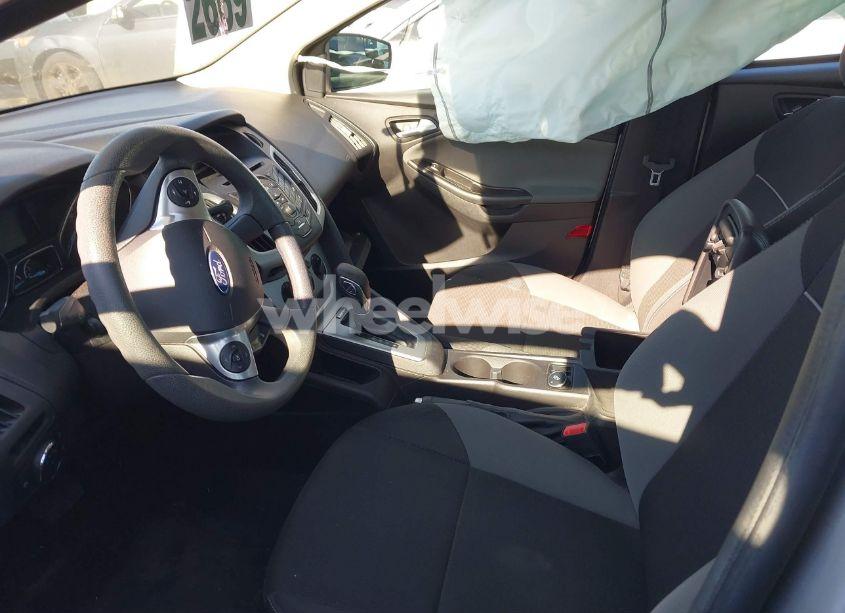 Photo 5 of 2014 Ford Focus SE (VIN 1FADP3F29EL106594)