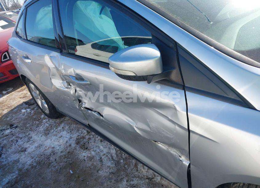 Photo 6 of 2014 Ford Focus SE (VIN 1FADP3F29EL106594)