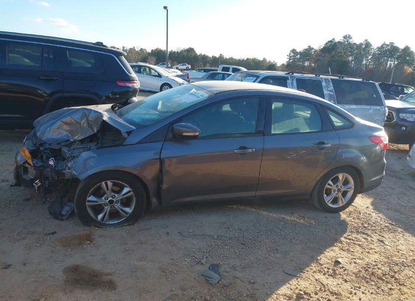 Photo 14 of 2014 Ford Focus SE (VIN 1FADP3F29EL116168)