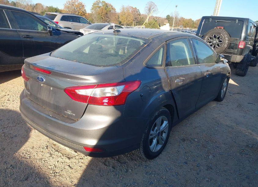 Photo 4 of 2014 Ford Focus SE (VIN 1FADP3F29EL116168)