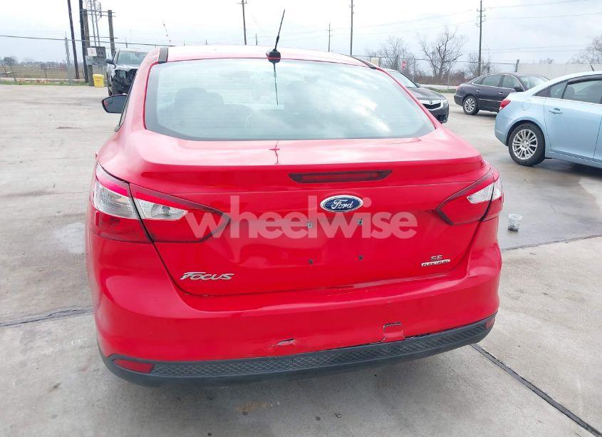 Photo 6 of 2014 Ford Focus SE (VIN 1FADP3F29EL117465)