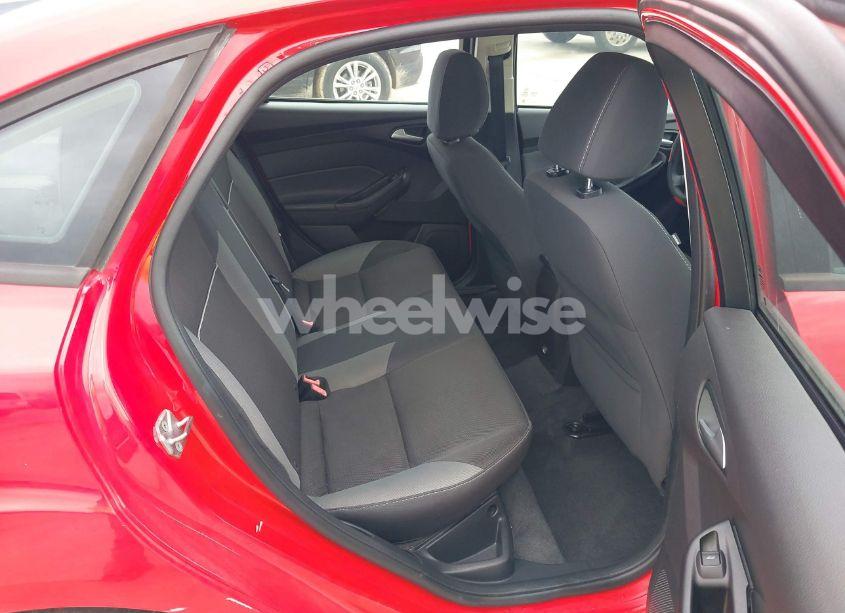 Photo 8 of 2014 Ford Focus SE (VIN 1FADP3F29EL117465)