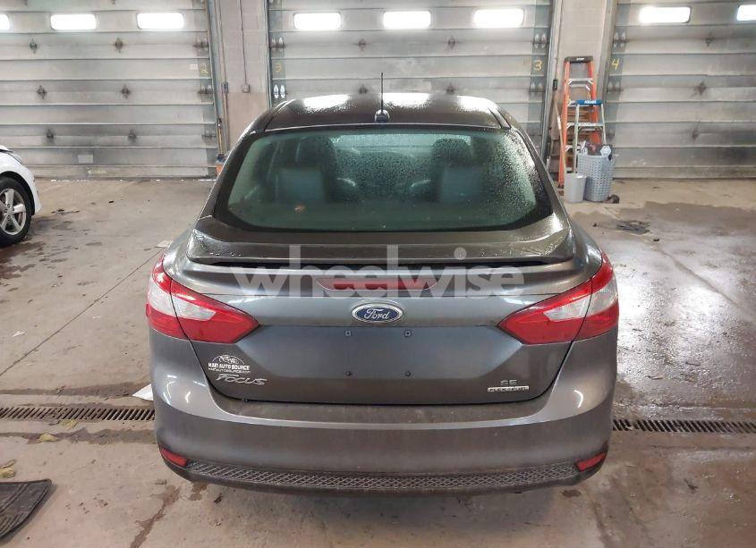 Photo 16 of 2014 Ford Focus SE (VIN 1FADP3F29EL128319)
