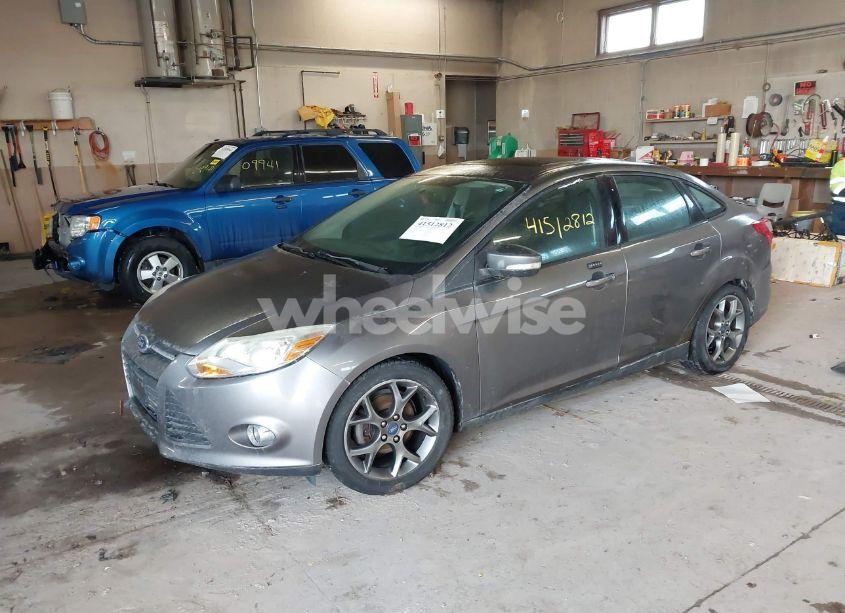 Photo 2 of 2014 Ford Focus SE (VIN 1FADP3F29EL128319)