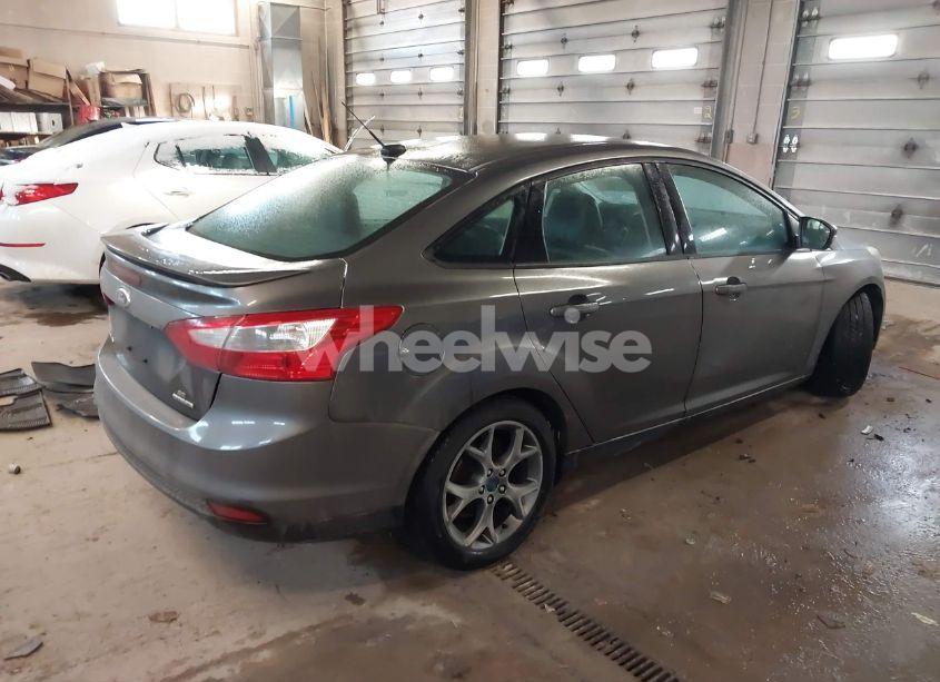 Photo 4 of 2014 Ford Focus SE (VIN 1FADP3F29EL128319)