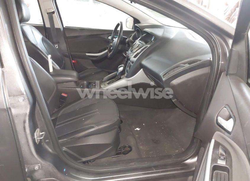 Photo 5 of 2014 Ford Focus SE (VIN 1FADP3F29EL128319)