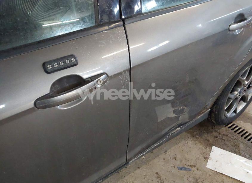 Photo 6 of 2014 Ford Focus SE (VIN 1FADP3F29EL128319)