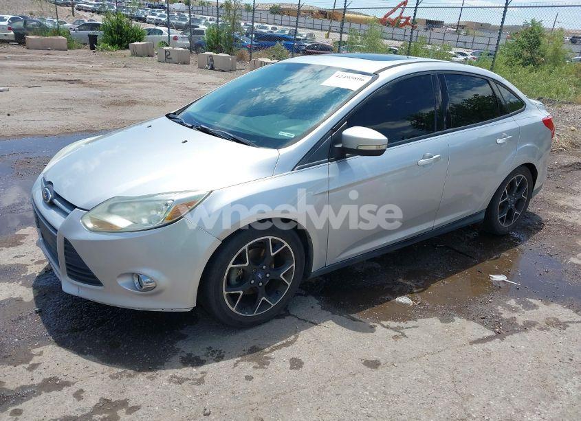 Photo 2 of 2014 Ford Focus SE (VIN 1FADP3F29EL130474)