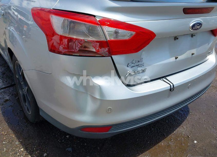 Photo 6 of 2014 Ford Focus SE (VIN 1FADP3F29EL130474)