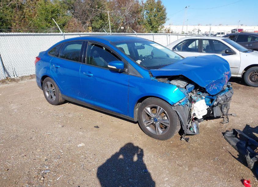 2014 Ford Focus SE (VIN 1FADP3F29EL137716) main photo