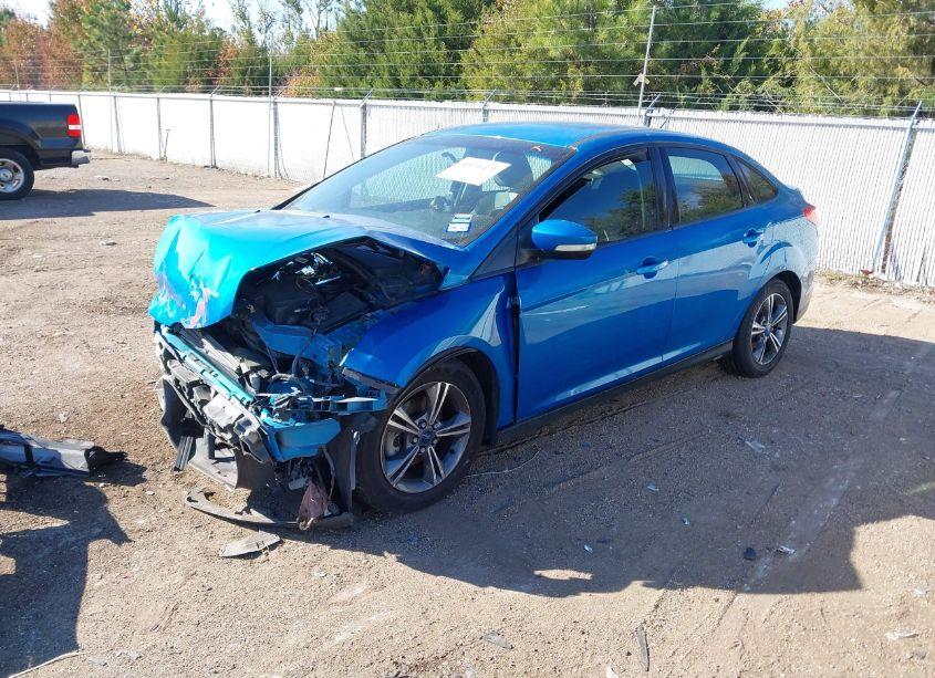 Photo 2 of 2014 Ford Focus SE (VIN 1FADP3F29EL137716)