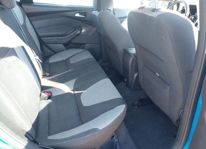 Photo 8 of 2014 Ford Focus SE (VIN 1FADP3F29EL137716)