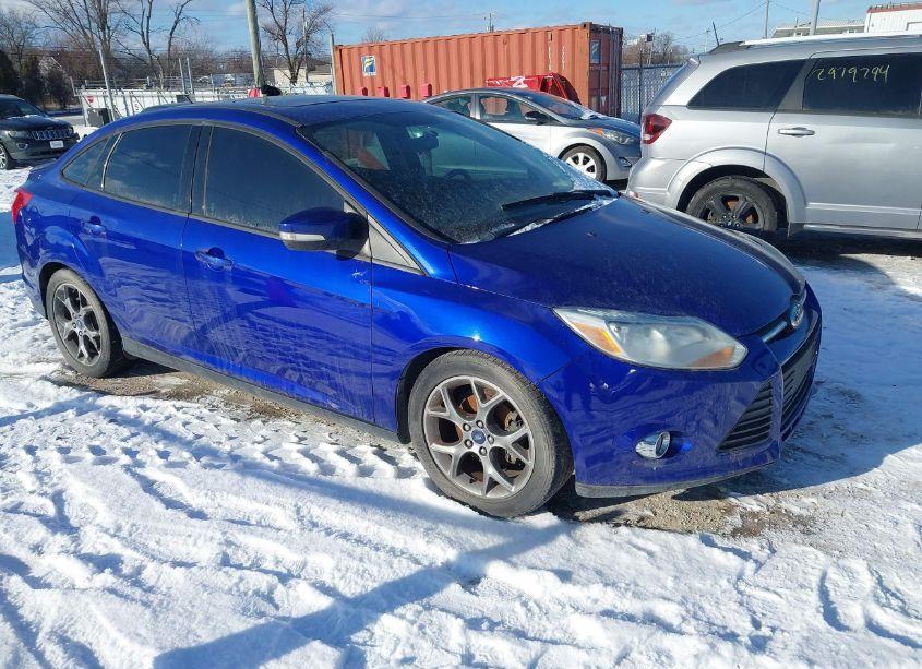 2014 Ford Focus SE (VIN 1FADP3F29EL147937) main photo
