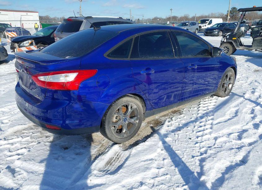 Photo 4 of 2014 Ford Focus SE (VIN 1FADP3F29EL147937)