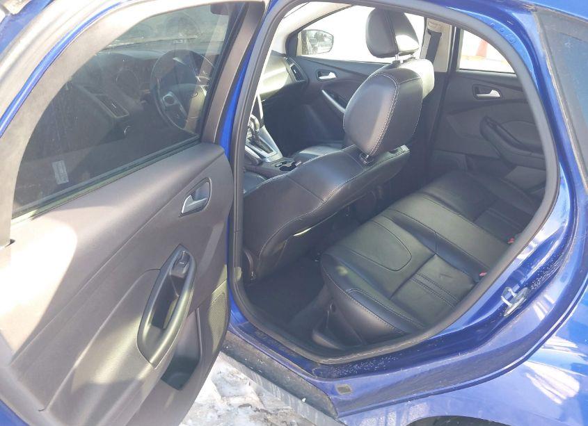 Photo 8 of 2014 Ford Focus SE (VIN 1FADP3F29EL147937)