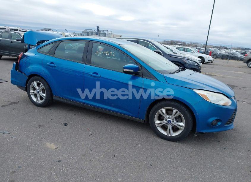 2014 Ford Focus SE (VIN 1FADP3F29EL156279) main photo