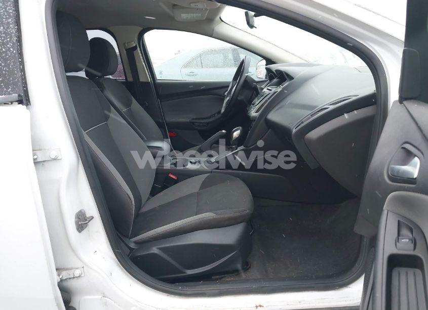 Photo 5 of 2014 Ford Focus SE (VIN 1FADP3F29EL189041)