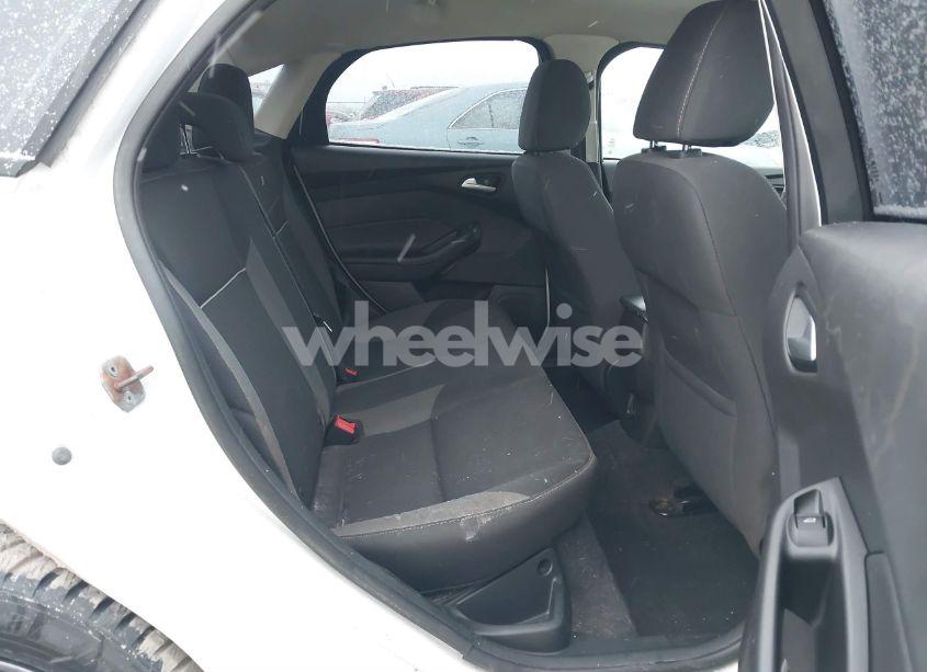 Photo 8 of 2014 Ford Focus SE (VIN 1FADP3F29EL189041)