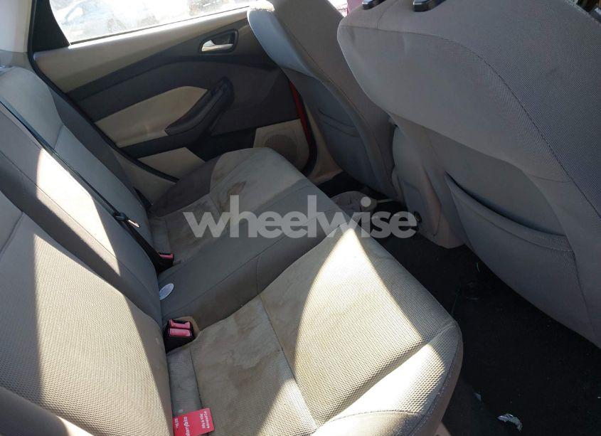 Photo 8 of 2014 Ford Focus SE (VIN 1FADP3F29EL189928)