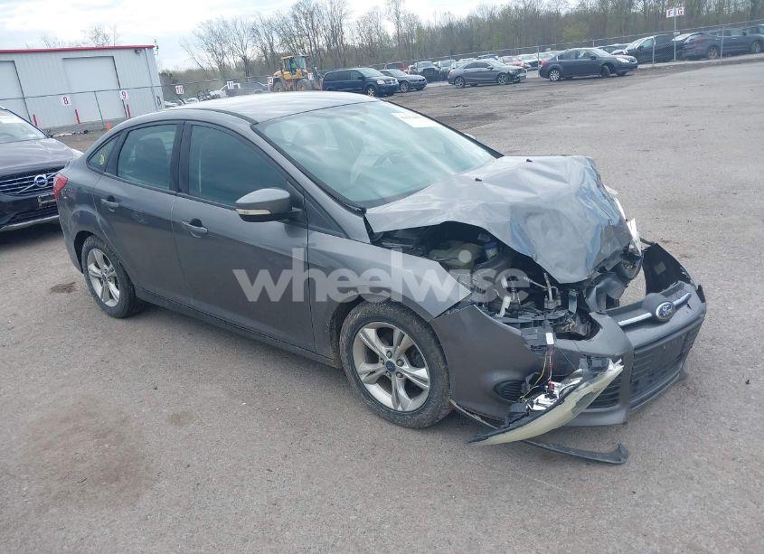 2014 Ford Focus SE (VIN 1FADP3F29EL206999) main photo