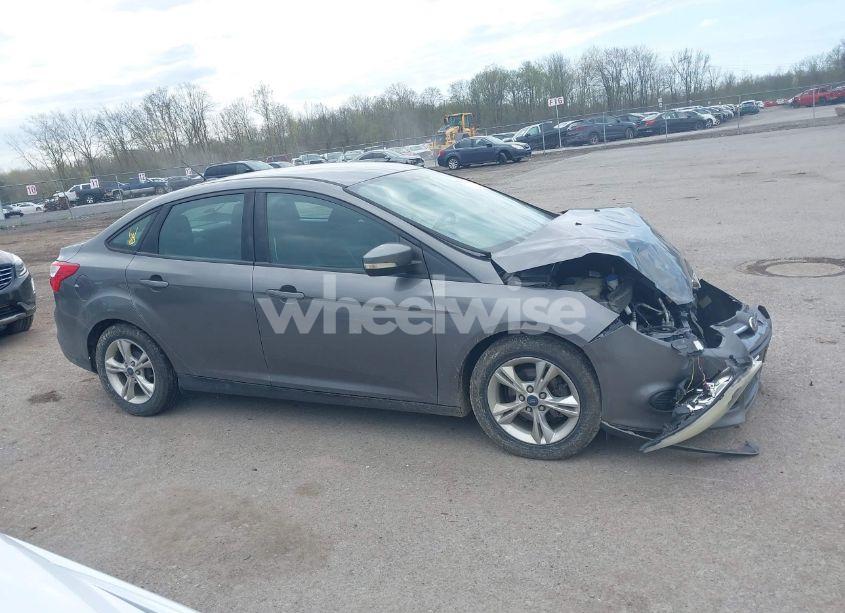 Photo 13 of 2014 Ford Focus SE (VIN 1FADP3F29EL206999)